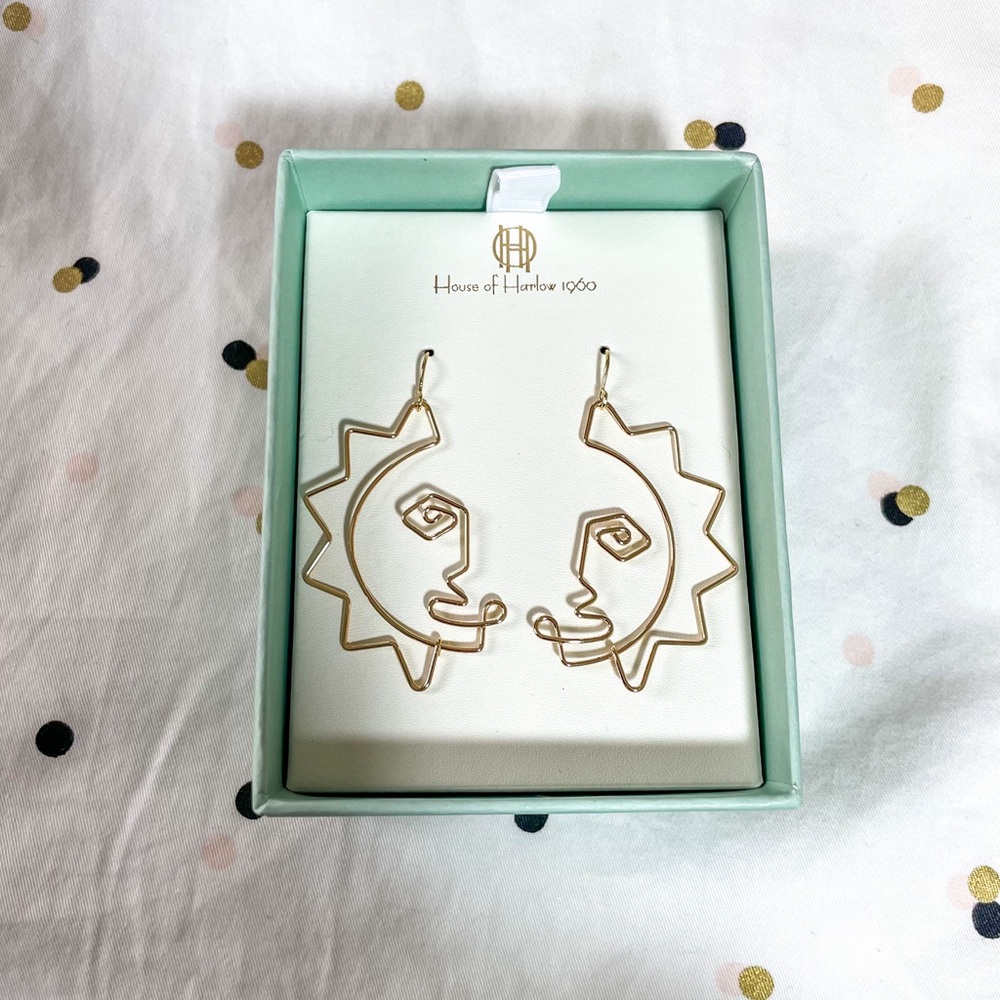 NWT House of Harlow 1960 Gold Tone Hammered Face Earrings